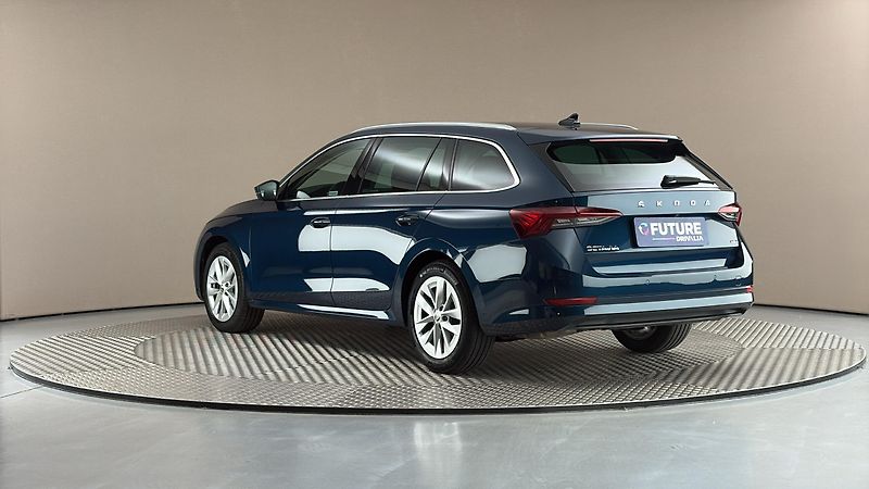 Škoda Octavia 2.0 TDI DSG 4x4 Style Combi - fotka 2 z 29