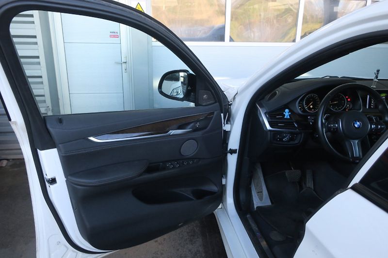 BMW X6 (2017) 3.0 xDrive30d M-Paket - fotka 9 z 42