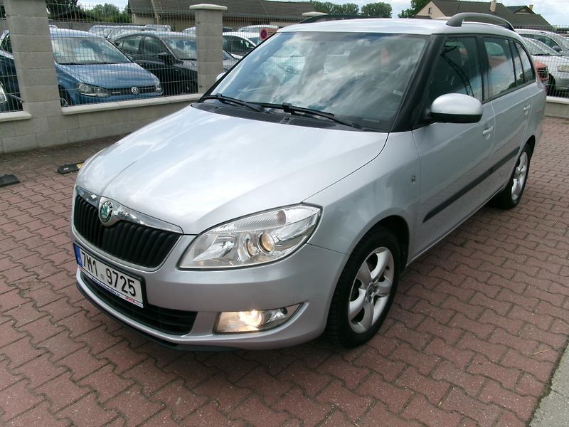 Škoda Fabia (2011) 1,2TSi ELEGANCE AC ALU VÝHŘEV - fotka 1 z 27