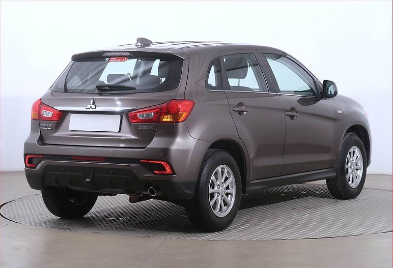 Mitsubishi ASX (2018) Invite 1.6 MIVEC, Serv.kniha - fotka 5 z 20