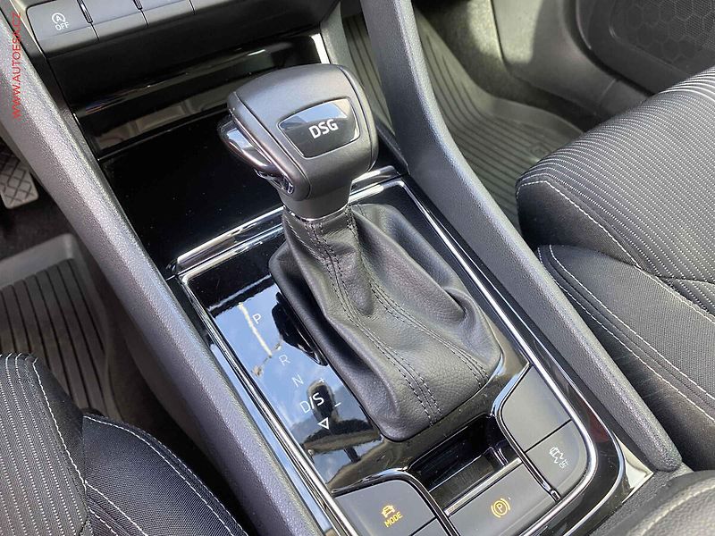 Škoda Karoq (2017) 1.5 TSI, 2.maj,ČR, Style - fotka 17 z 20