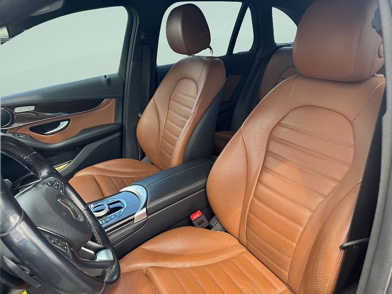 Mercedes-Benz GLC 220d 4MATIC - fotka 12 z 21