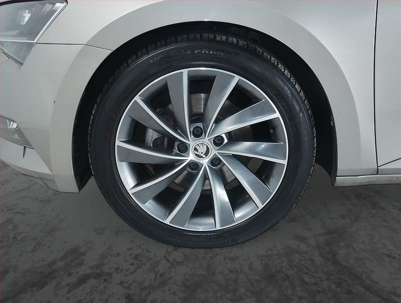 Škoda Superb (2016) Laurin&Klement 2.0 TDI - fotka 15 z 19