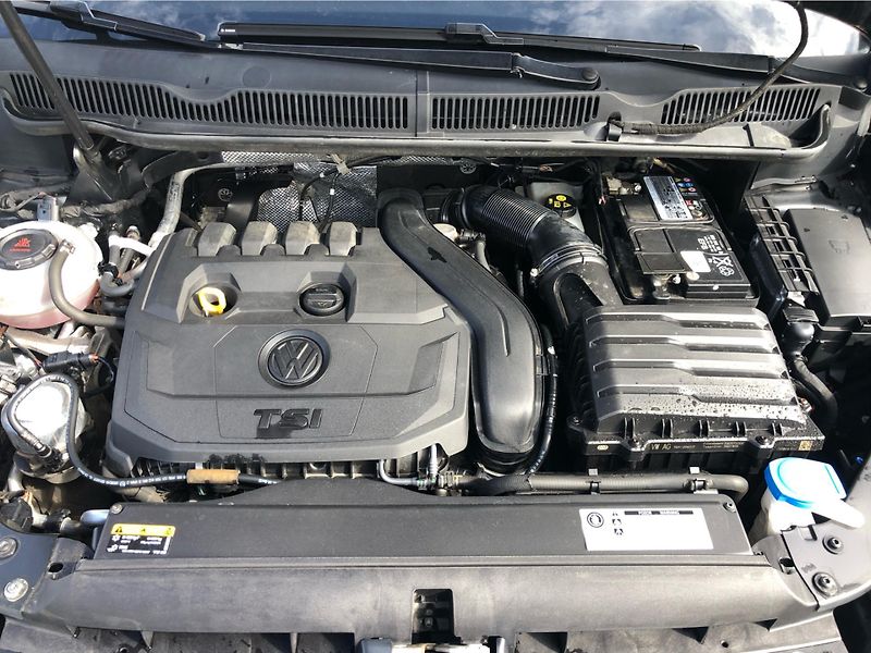 Volkswagen Touran 1,5 TSI  DSG7° - fotka 29 z 29