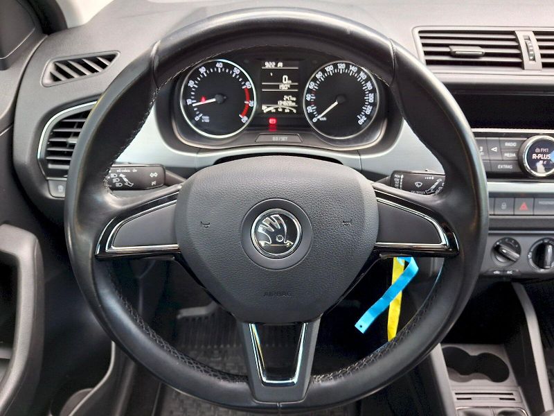 Škoda Fabia (2015) Ambition Plus 1,0Mpi 44kW - fotka 15 z 27