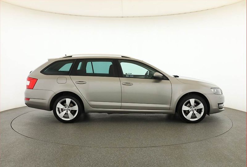 Škoda Octavia (2014) Elegance 2.0 TDI, 4X4 - fotka 6 z 20