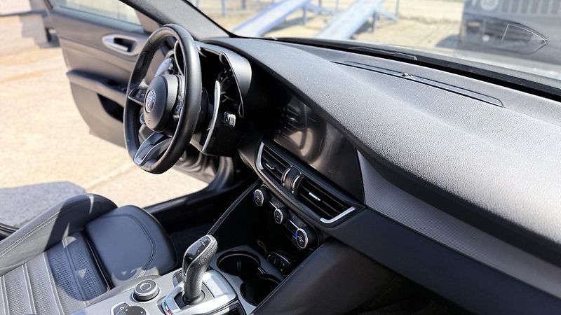 Alfa Romeo Giulia (2023) 2.2D,SPRINT,AT8,ZÁRUKA - fotka 50 z 56