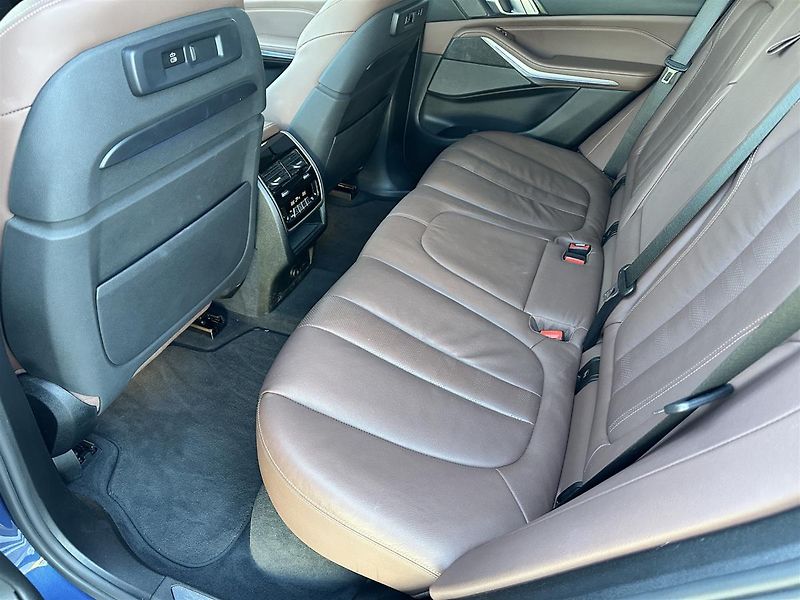 BMW X5 xDrive30d - fotka 15 z 16