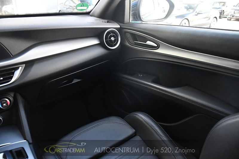 Alfa Romeo Stelvio 2.2 Diesel 16V 154kW VELOCE Q4 - fotka 23 z 53
