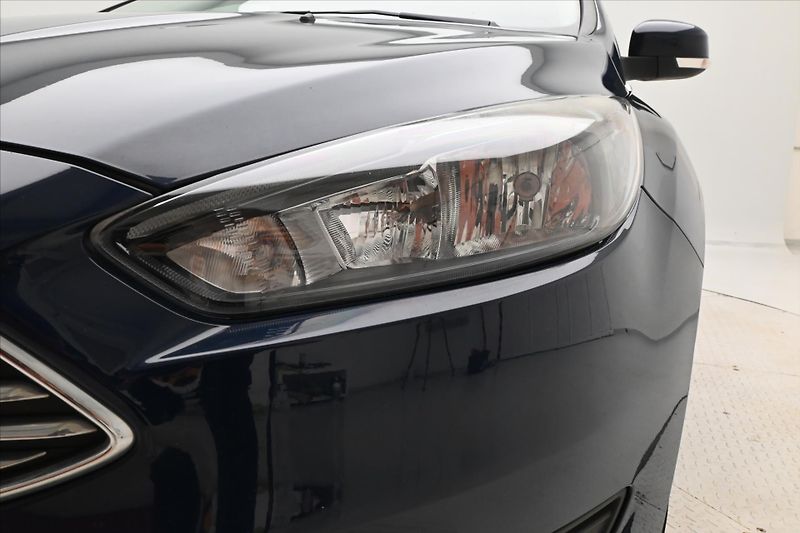 Ford Focus 1,0 EcoBoost 92 kW TAŽNÉ Záruk - fotka 28 z 30