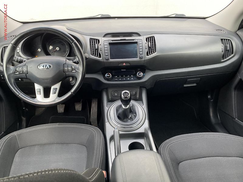 Kia Sportage (2014) 1.7 CRDi, AC, navi, kamera - fotka 8 z 18