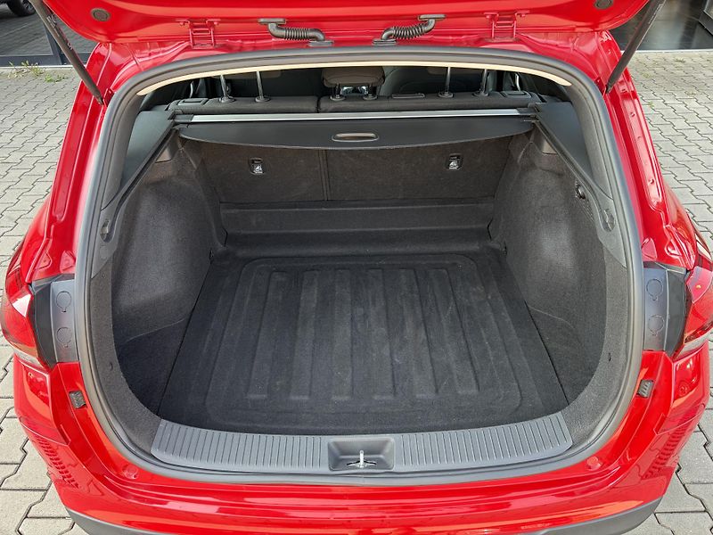 Hyundai i30 COMFORT 1.5 DPI 81 kW - fotka 6 z 23