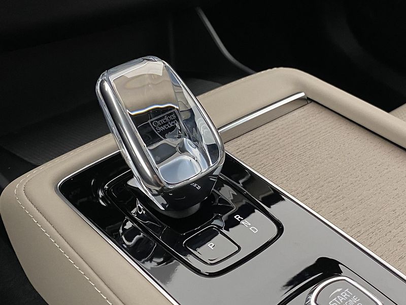 Volvo XC90 (2026) T8 AWD Plug-in DARK PLUS 7m - fotka 33 z 78
