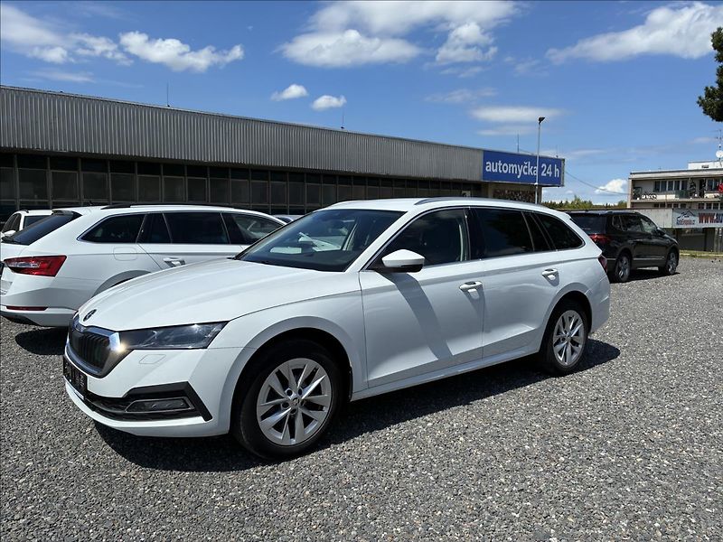 Škoda Octavia 2,0 TAŽNÉ,KŮŽE,HEAD-UP - fotka 2 z 38