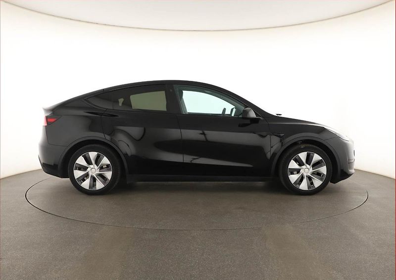 Tesla Model Y (2023) RWD LFP 60kWh, SoH 95% - fotka 6 z 30