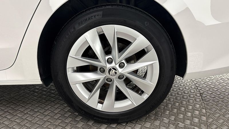 Škoda Octavia 2.0 TDI Style - fotka 19 z 25