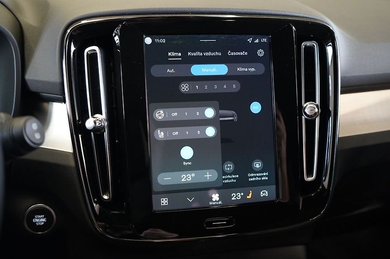Volvo XC40 B4 PLUS Dark, 360°, LED Pixel - fotka 25 z 42