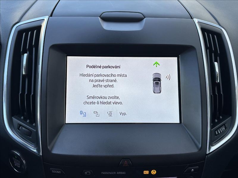 Ford Galaxy 2,5 Hybrid eCVT Titanium 140kW - fotka 33 z 37