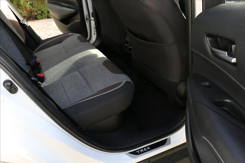 Toyota Corolla 2,0 Hybrid,1.Maj. ČR, DPH - fotka 34 z 52