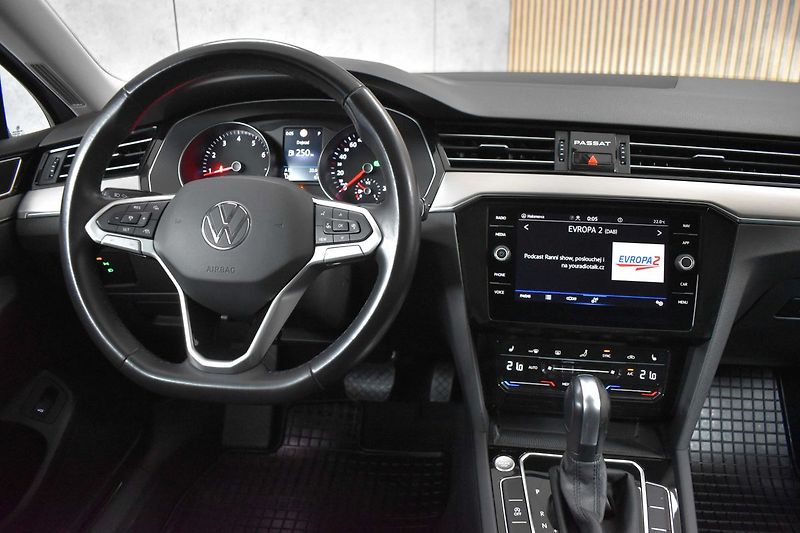 Volkswagen Passat 2.0 TSI Elegance*DSG*ACC*DPH - fotka 8 z 43