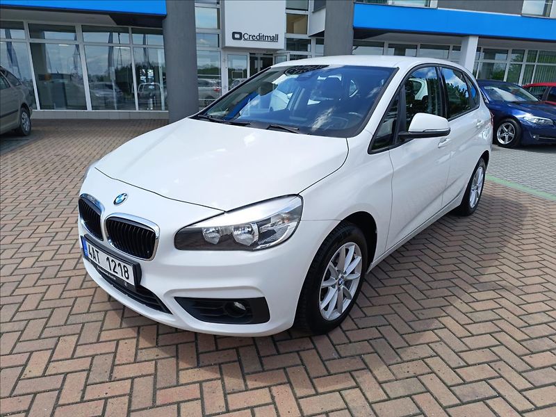 BMW Řada 2 1,5 218i Automat Active tourer - fotka 14 z 14