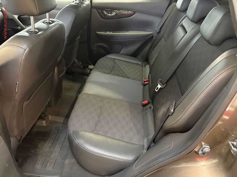 Nissan Qashqai (2014) 1.6 dCi 4x4, ČR, servis.kniha - fotka 10 z 19