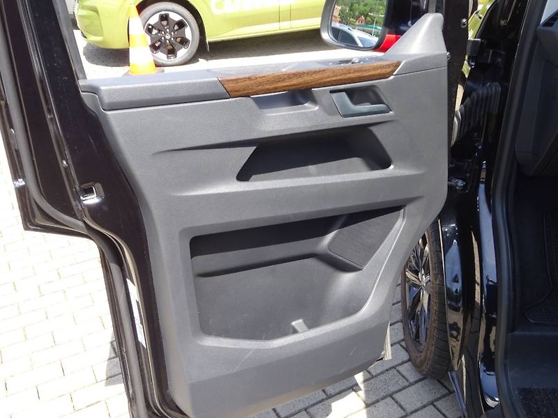 Volkswagen Multivan (2023) 2,0TDi/150kW DSG 4x4 Bulli - fotka 11 z 29
