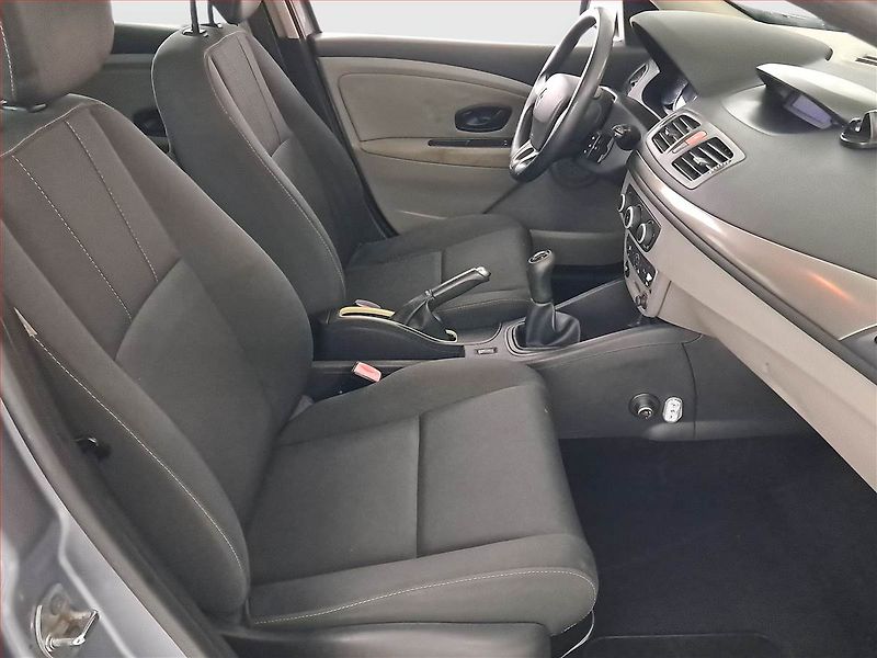 Renault Mégane (2009) 1.6 16V, po STK, jezdí výborně - fotka 9 z 15