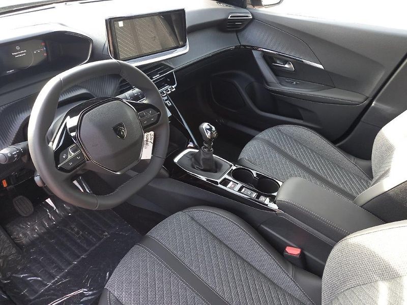 Peugeot 2008 (2026) ALLURE Turbo 100 MAN6    - fotka 18 z 35