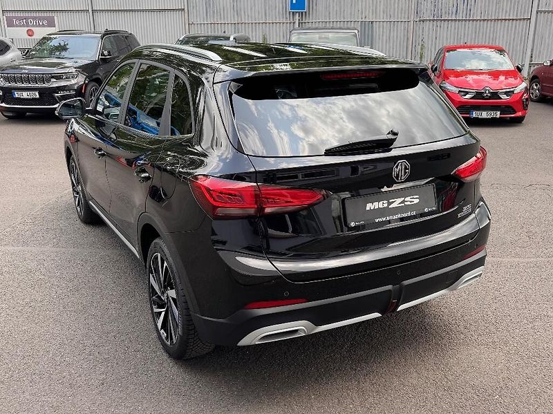 MG ZS (2026) 1,5l Hybrid + (197k) Exclusive - fotka 8 z 37