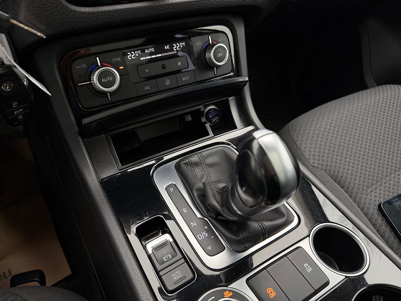 Volkswagen Touareg  3.0 V6 TDI BMT 8TT - fotka 20 z 34