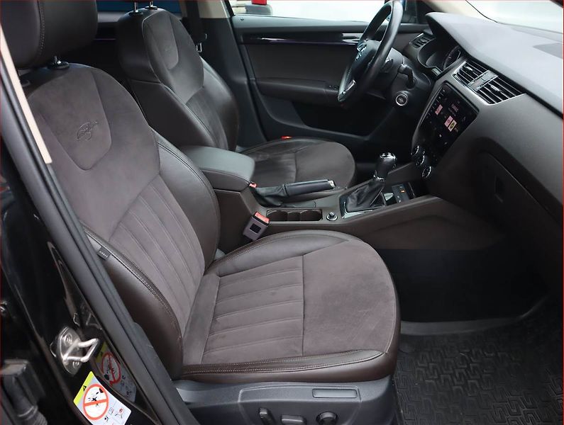 Škoda Octavia (2017) Laurin&Klement 2.0 TDI, 4X4 - fotka 9 z 24