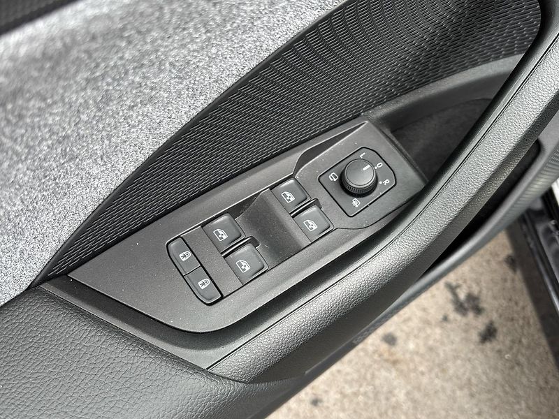 Škoda Octavia M-HEV Top Selection DSG - fotka 20 z 26