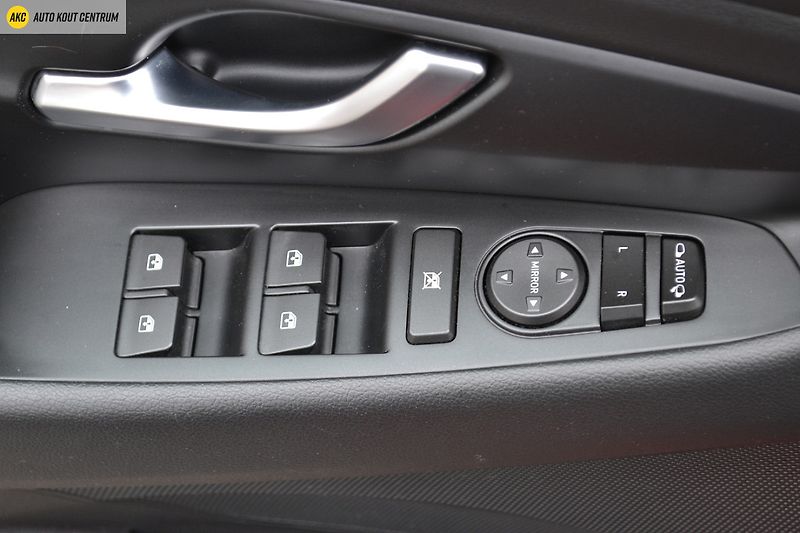 Hyundai i30 1.0T-GDI COMFORT ALU16 - fotka 38 z 48