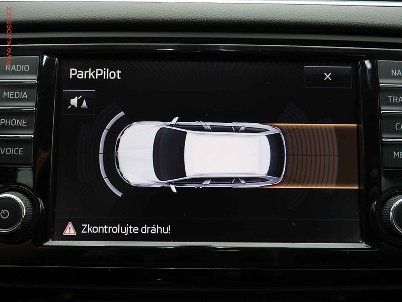 Škoda Octavia (2016) 1.6 TDi, AC, bixen. - fotka 13 z 22