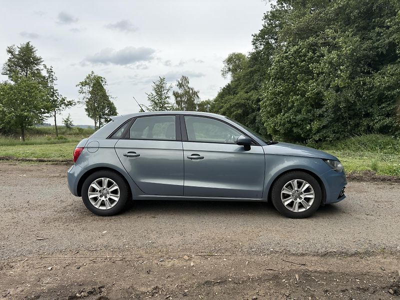 Audi A1 (2013) 1.6 tdi 77kW SPORTBACK - fotka 3 z 12