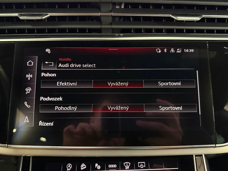 Audi Q8 50TDI QUATTRO S-LINE, WEBASTO, - fotka 23 z 36
