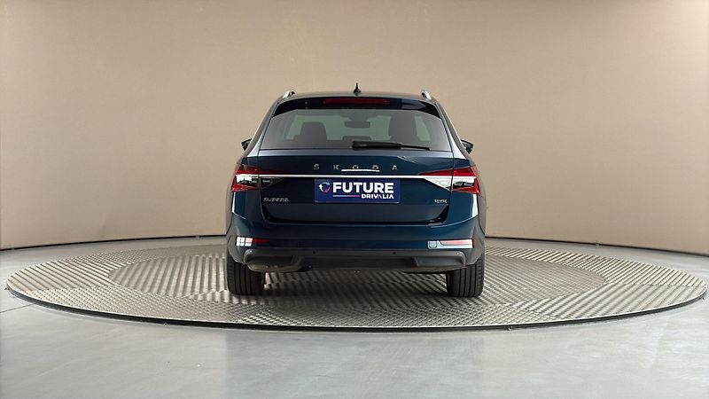 Škoda Superb 2.0 TDI DSG 4x4 Style Combi - fotka 5 z 27