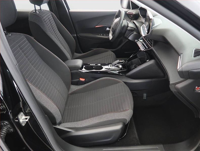 Peugeot 2008 (2022) Active 50 kWh, SoH 91% - fotka 9 z 25