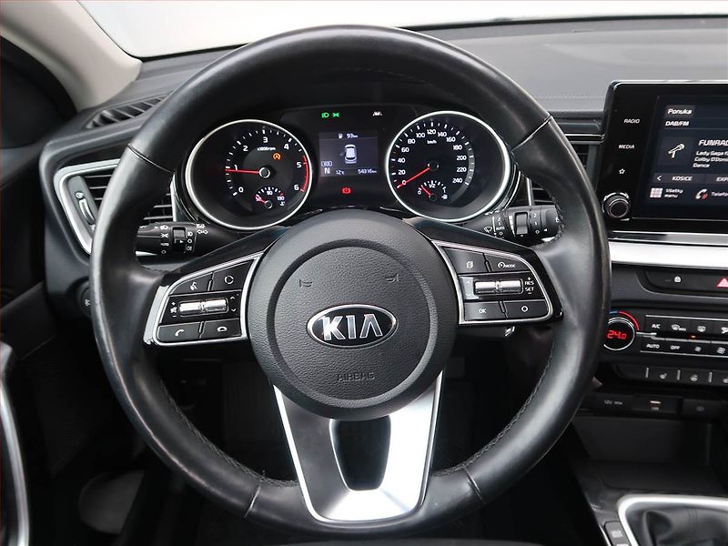 Kia Ceed (2021) Gold 1.6 CRDi MHEV, Serv.kniha - fotka 17 z 17