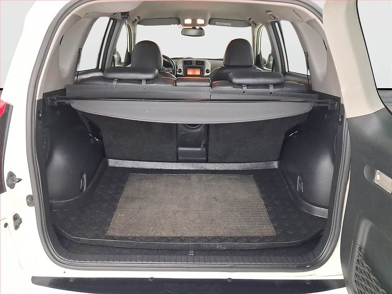 Toyota RAV4 (2012) 2.2 D-4D, 4X4, Tempomat - fotka 14 z 16