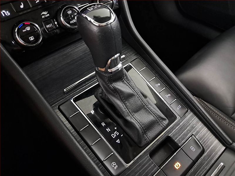 Audi A3 (2017) 1.6 TDI, Xenony, Park. senzory - fotka 15 z 19
