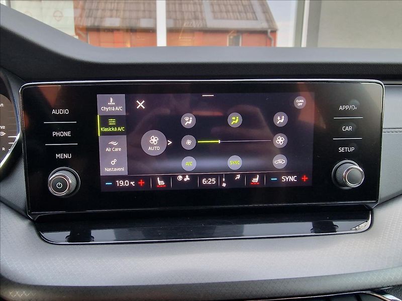 Škoda Octavia 2.0TDI DSG Ambition,ČR,1.Maj. - fotka 34 z 50