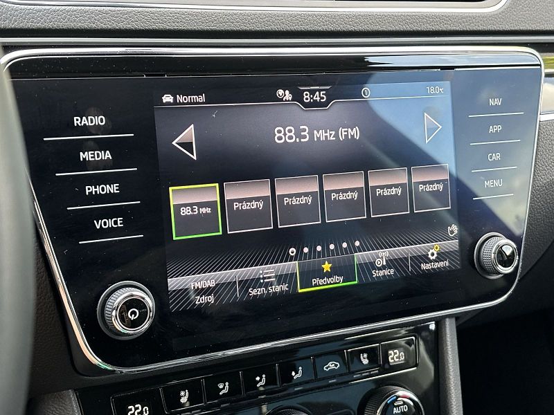 Škoda Superb (2023) Combi 2.0 TDI DSG L&K - fotka 13 z 33
