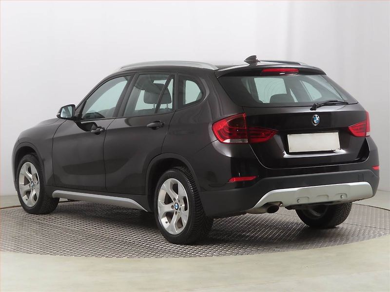 BMW X1 (2014) xLine xDrive18d, 4X4 - fotka 4 z 21