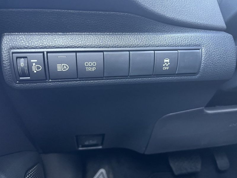 Toyota Corolla 1.8 hybrid Comfort - fotka 23 z 26
