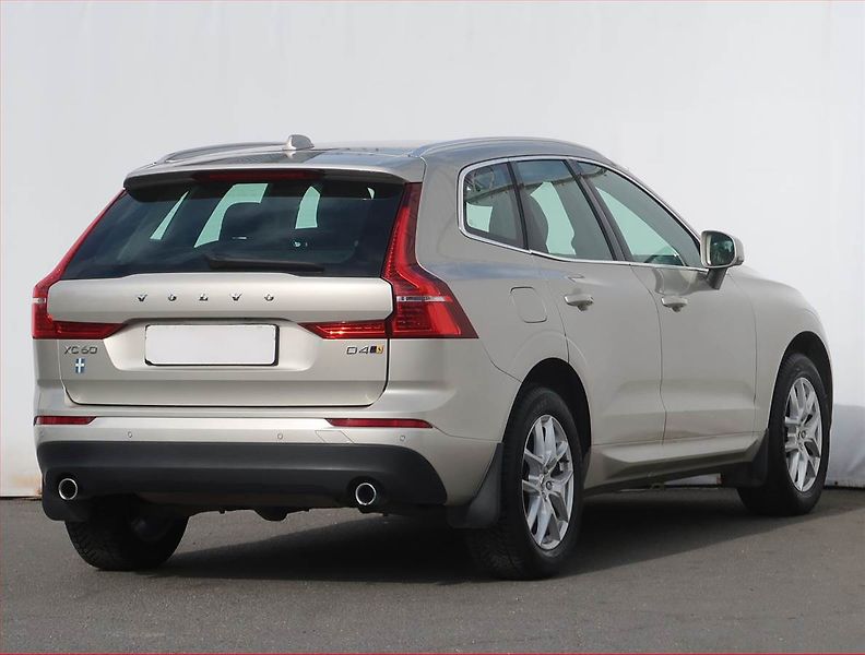 Volvo XC60 (2018) Momentum D4 AWD, 4X4,Automat - fotka 5 z 23