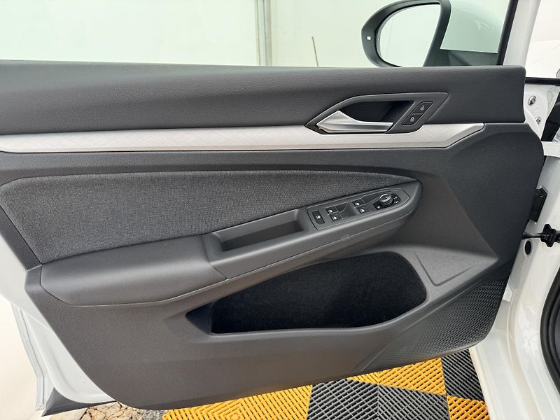 Volkswagen Golf 1.5tsi*96kw*CNG*1-MAJ*DPH* - fotka 10 z 35