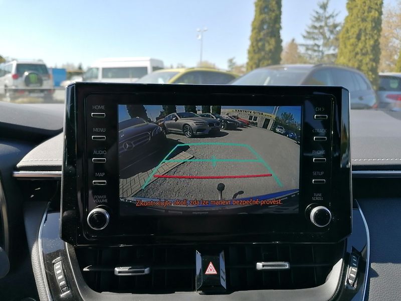 Toyota Corolla (2021) 1.8 Hybrid Executive,Head-up - fotka 12 z 33