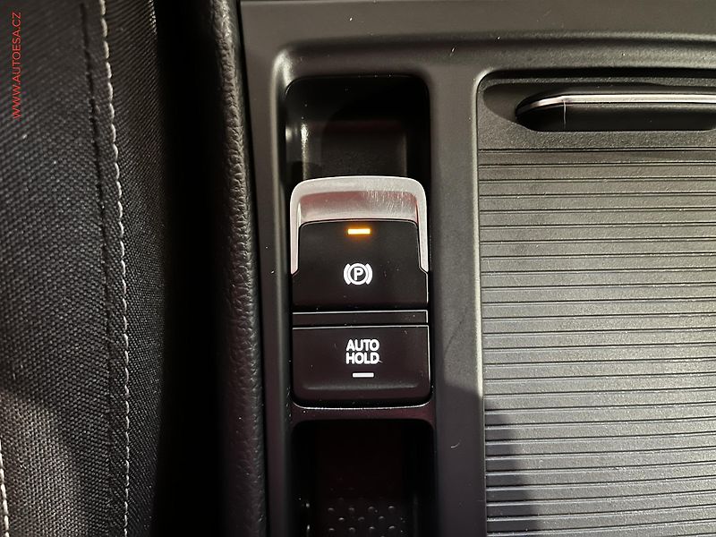 Volkswagen Golf (2016) 2.0 TDi, GTD, bixen, navi - fotka 17 z 17
